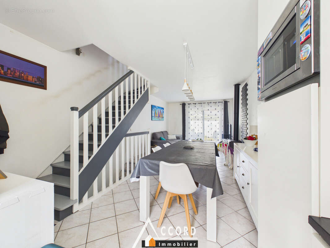 Maison à SARTROUVILLE