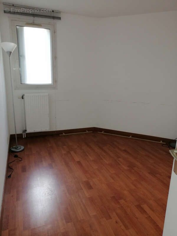 Appartement à SAINT-THIBAULT-DES-VIGNES