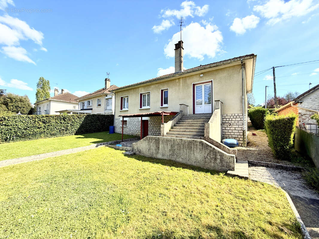 Maison à LA FERTE-GAUCHER