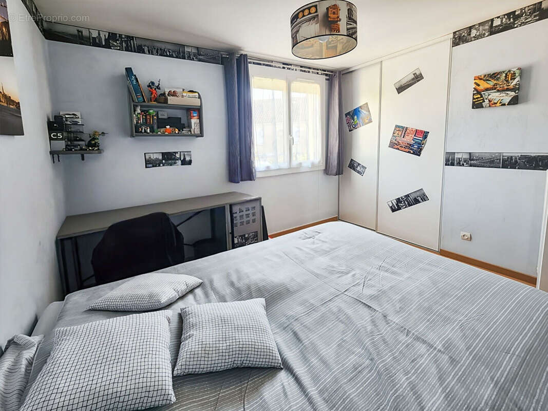 Maison à SAVIGNY-LE-TEMPLE