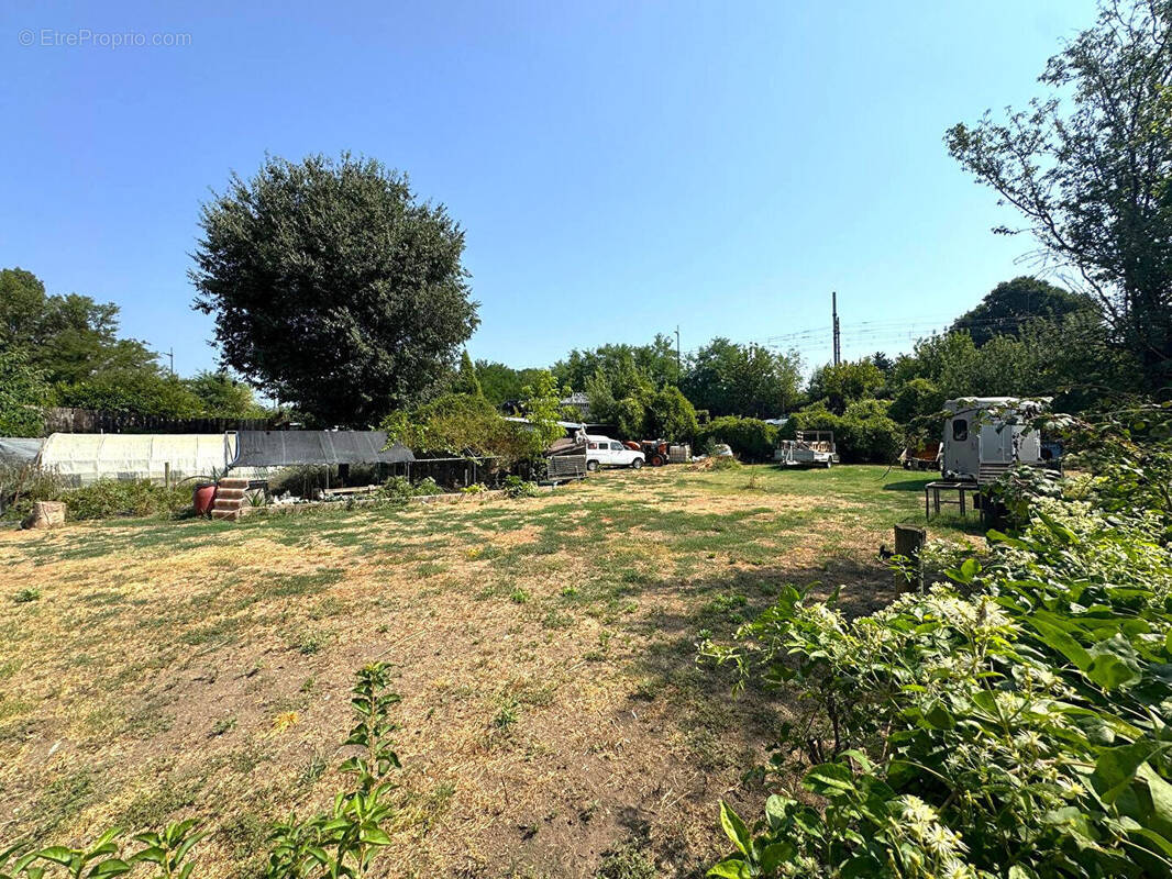 Terrain à BAGNOLS-SUR-CEZE