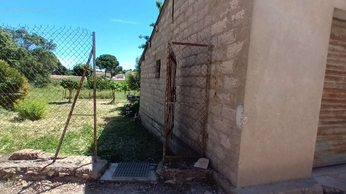 Terrain à MAGALAS