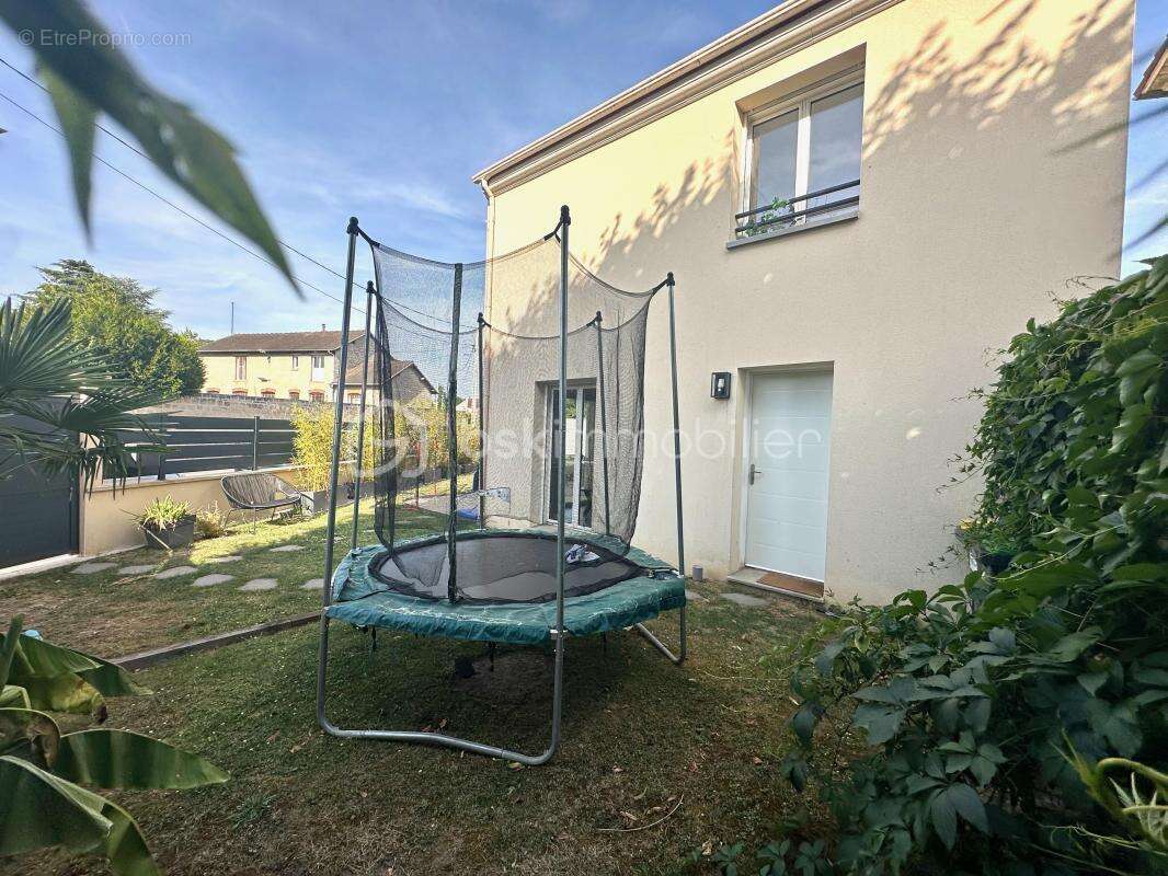 Maison à BEAUMONT-SUR-OISE