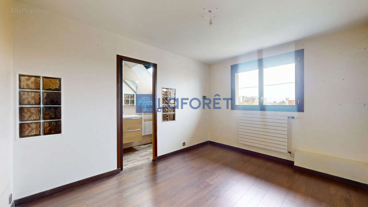 Maison à PARAY-VIEILLE-POSTE