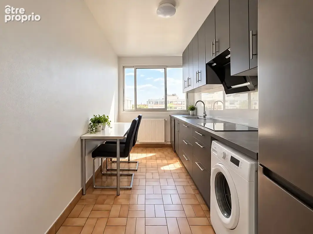 T3 de 65 m² avec cave, stationnement et vue dégagée - photo 3