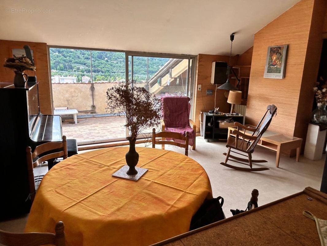 Appartement à NYONS