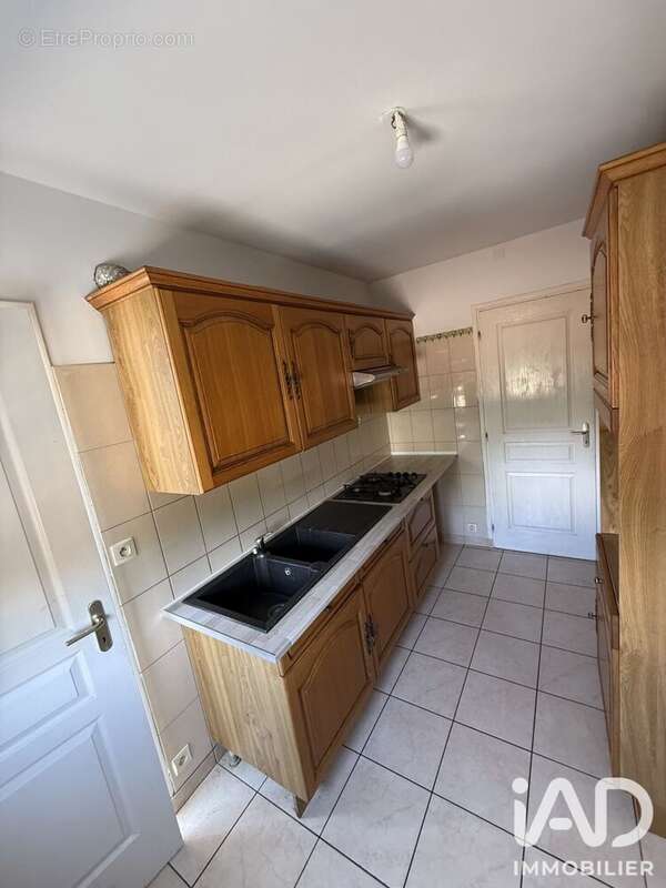 Appartement 70 m² à Bourg-Saint-Andeol  - photo 8