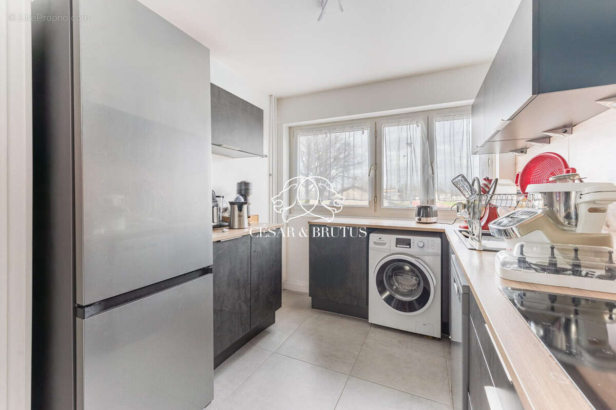 Appartement à DECINES-CHARPIEU