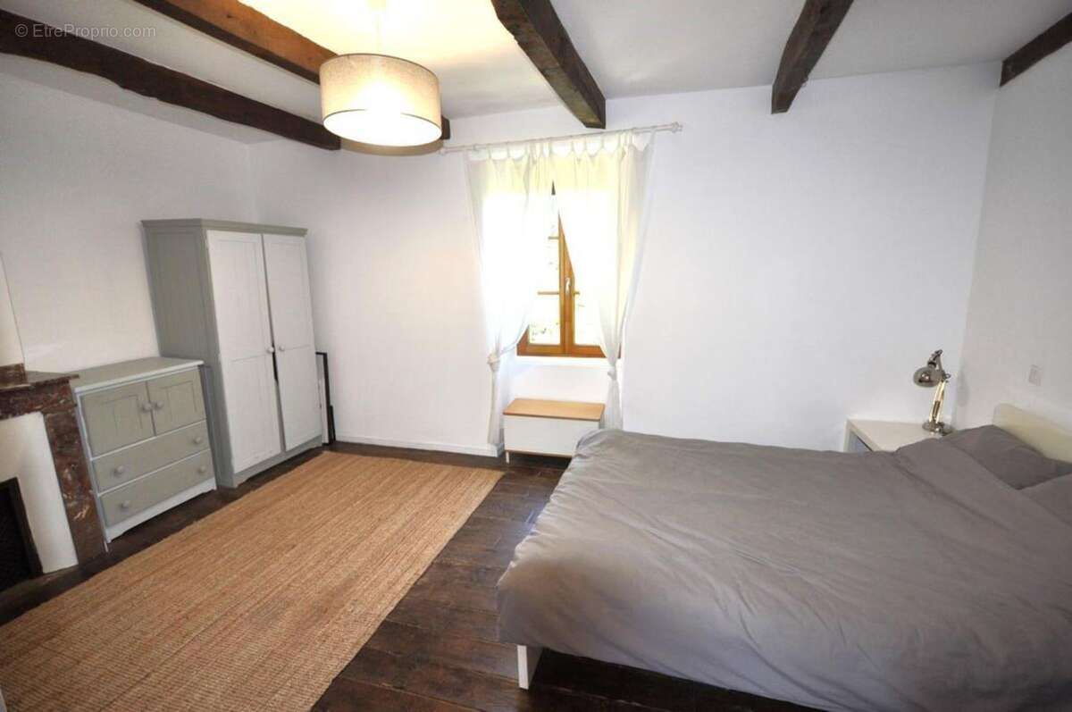 Maison à MIRANDOL-BOURGNOUNAC