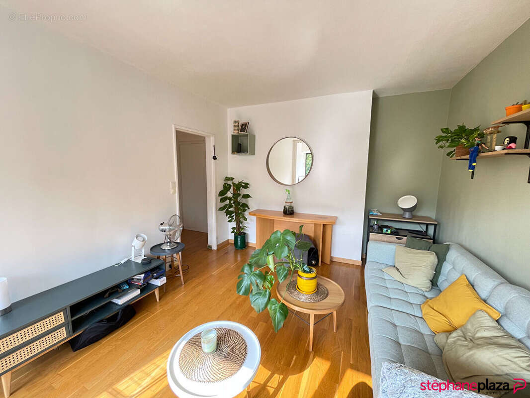 Appartement à VAUX-LE-PENIL