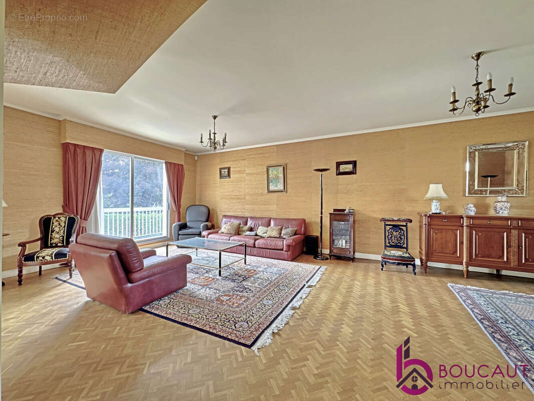 Maison à LE PLESSIS-ROBINSON
