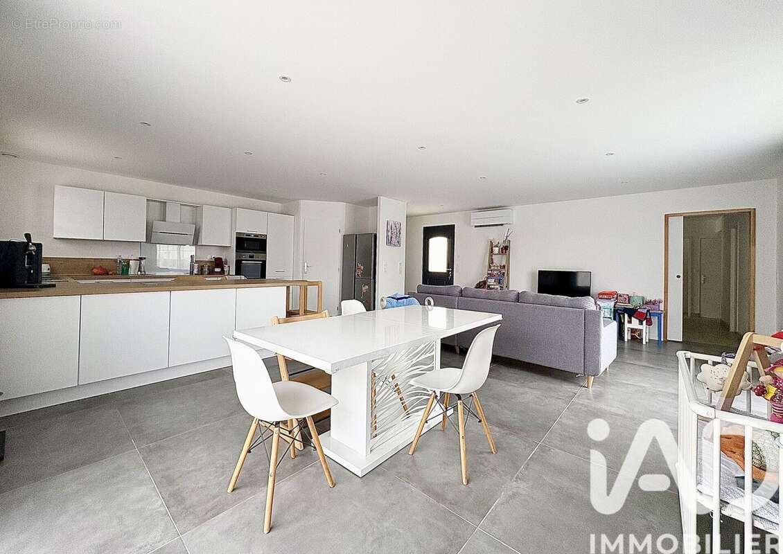 Photo 4 - Maison à BUCHERES