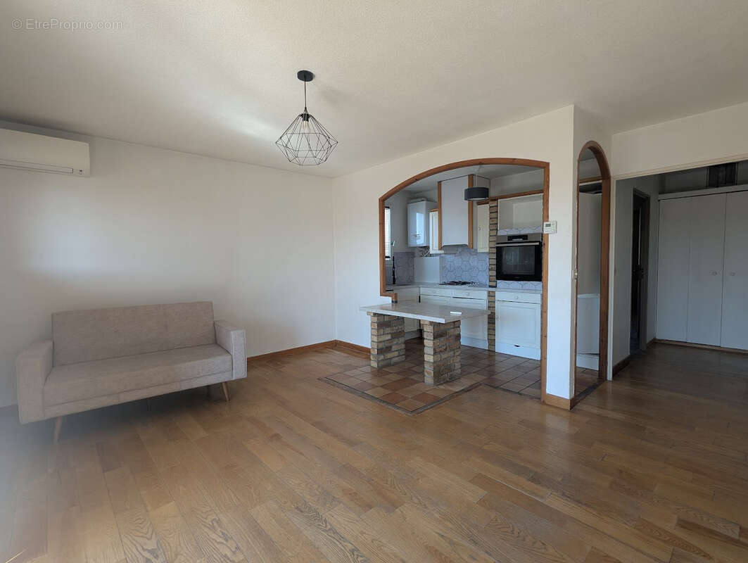 Appartement à MOUANS-SARTOUX