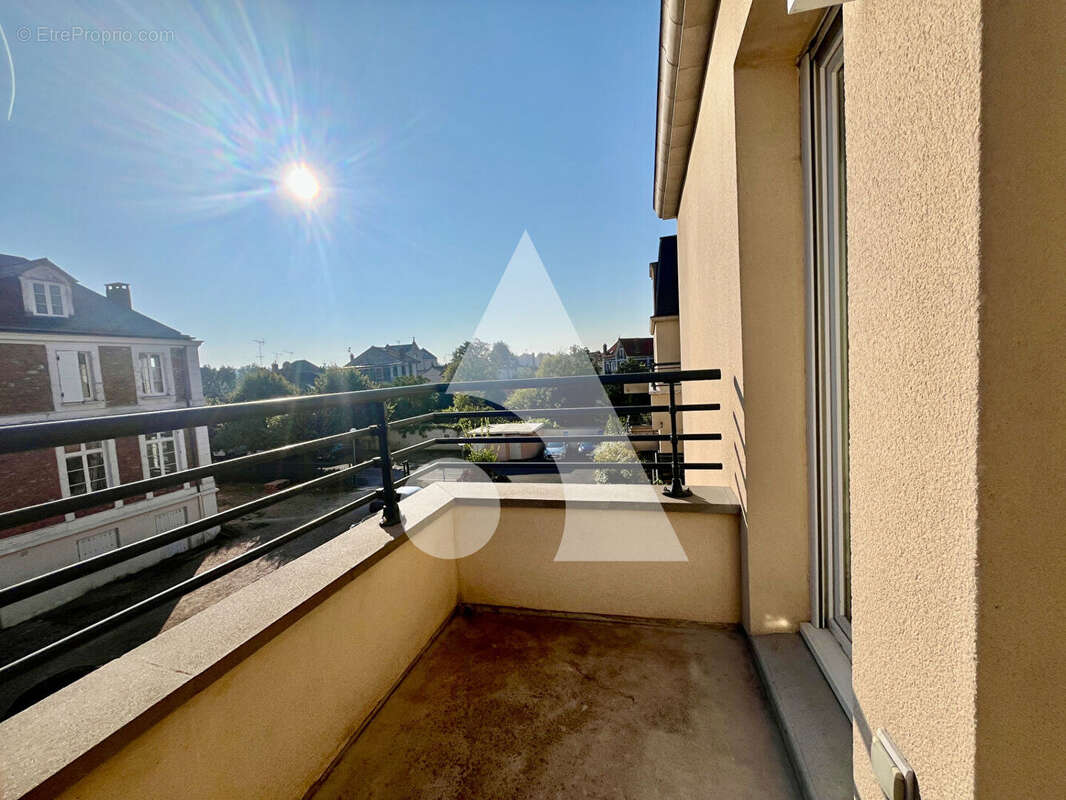 Appartement à CORBEIL-ESSONNES