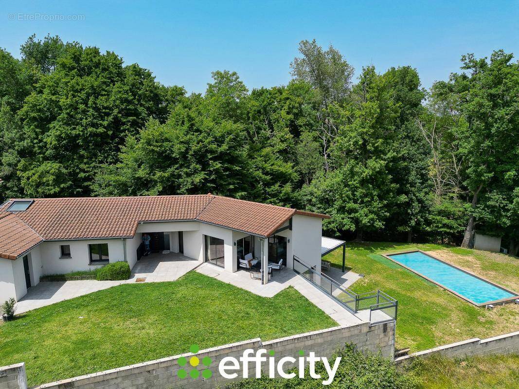 Maison à CIVRIEUX-D&#039;AZERGUES