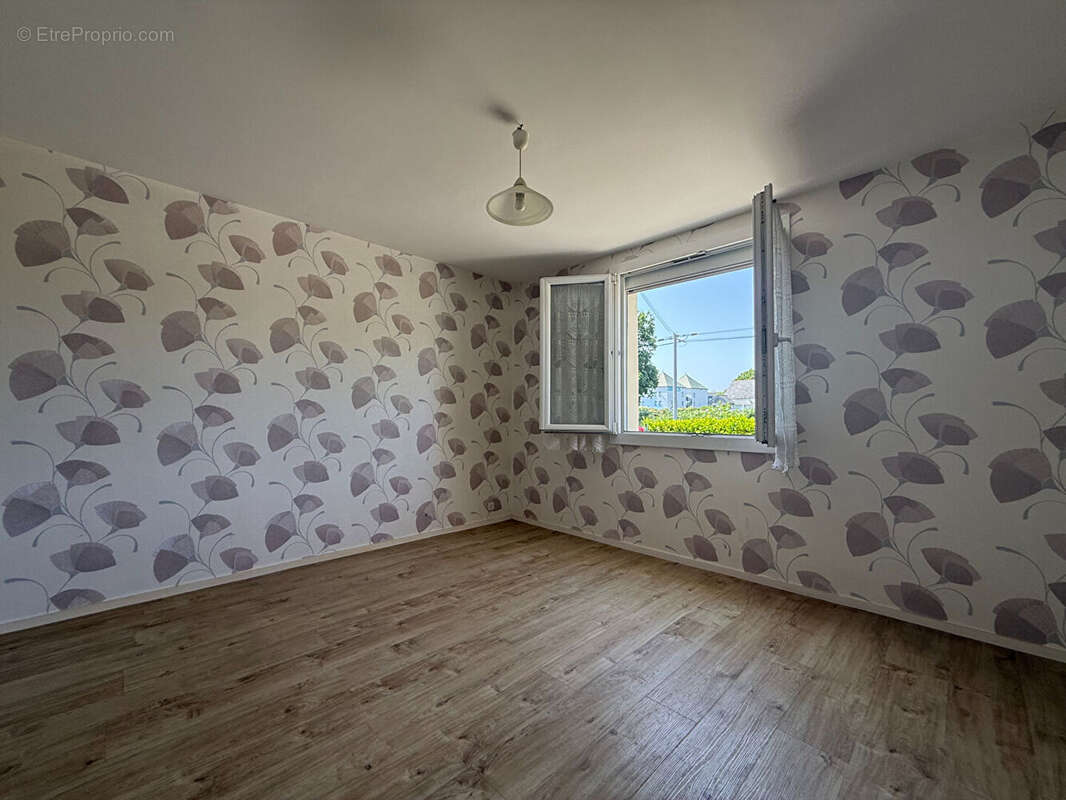 Maison familiale avec un espace idéal pour concilier vie privée et activité professionnelle - photo 8