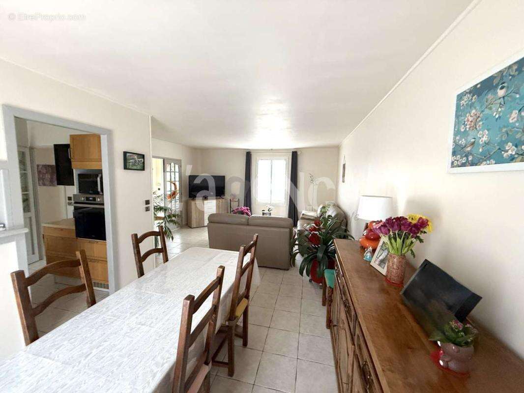 Maison à CLAYE-SOUILLY