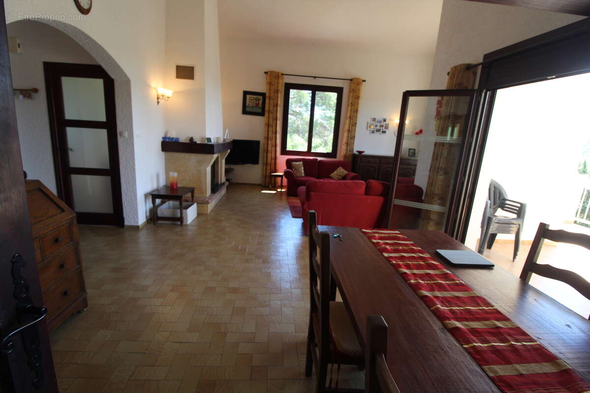 Maison à MONTSERET