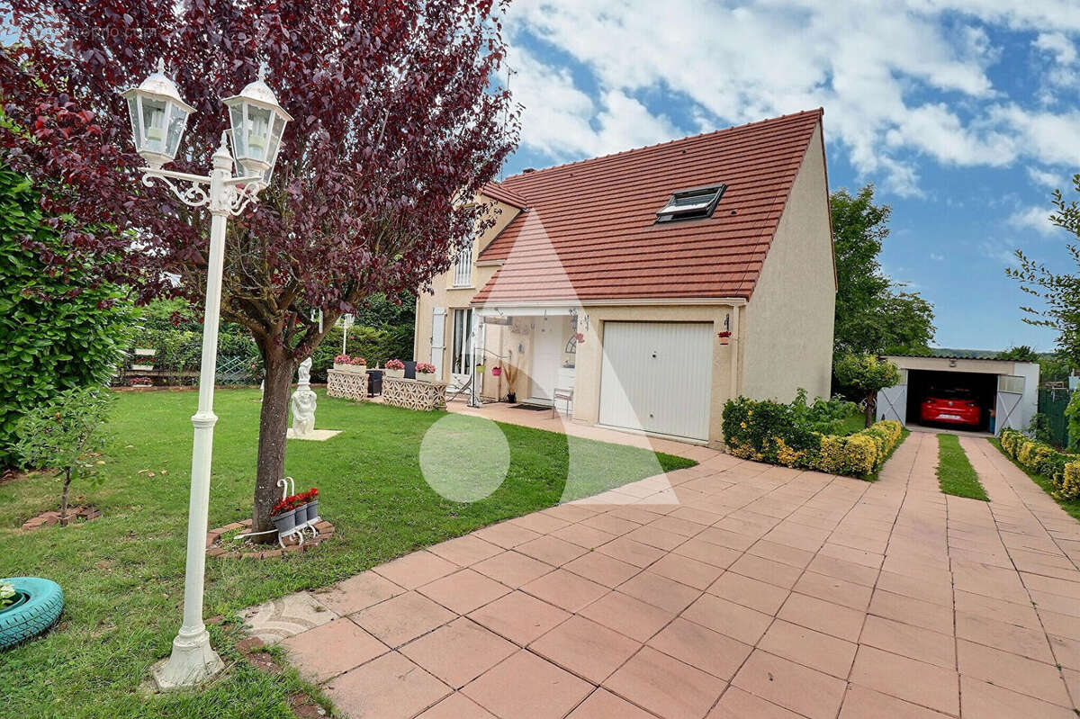 Maison à SAINT-OUEN-L'AUMONE