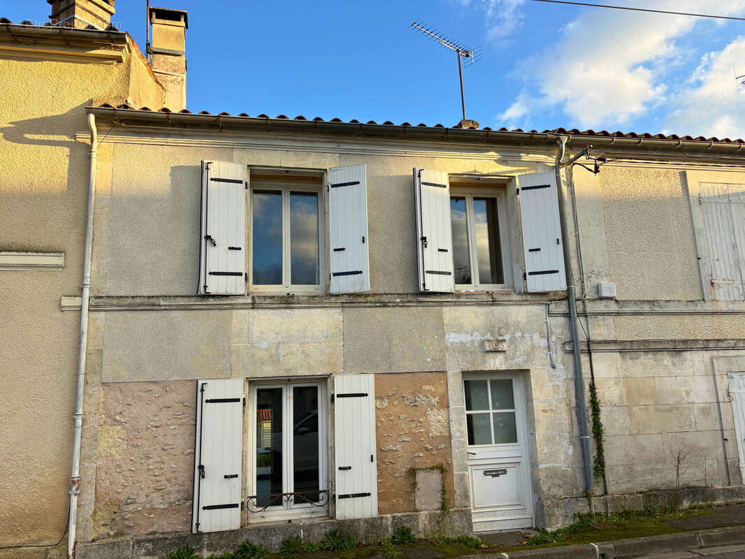 Maison à COGNAC
