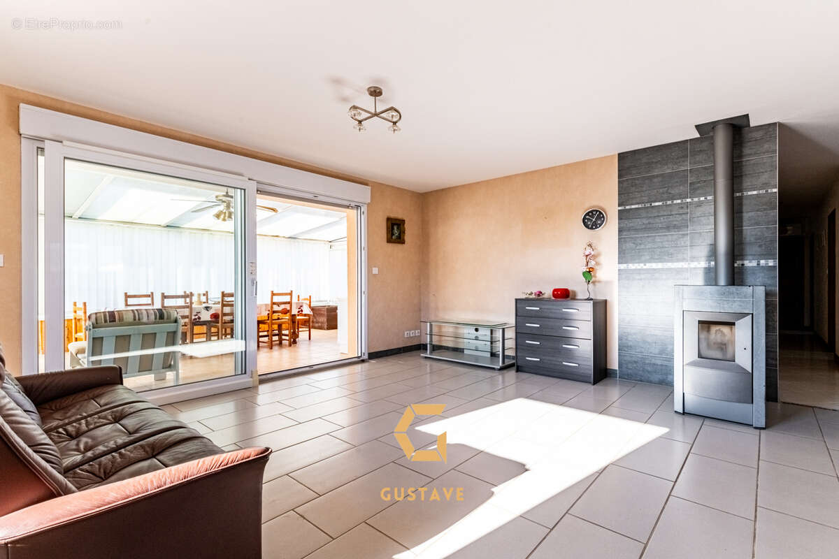 Maison à VAROIS-ET-CHAIGNOT