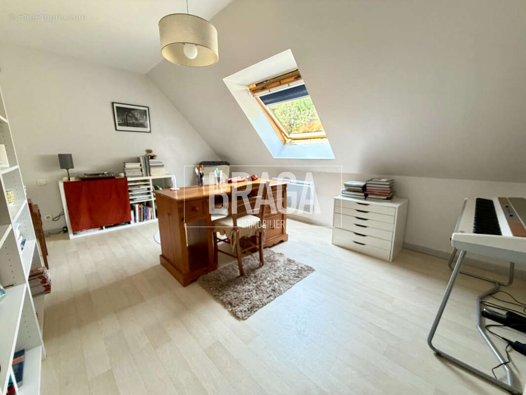 Pavillon individuel de 155m2 hab avec 3 chambres de plain pied garage jardin a vendre a outreau - photo 8