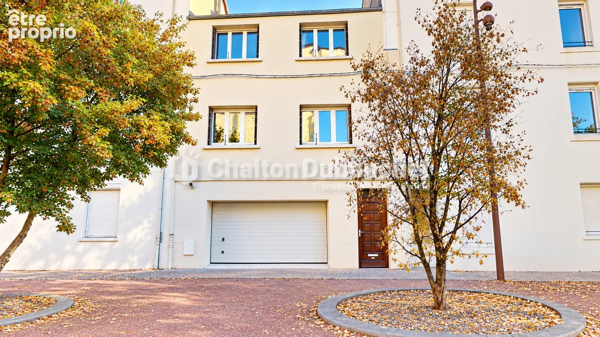Plein coeur de roanne - maison de ville avec garage à fort potentiel - photo 1