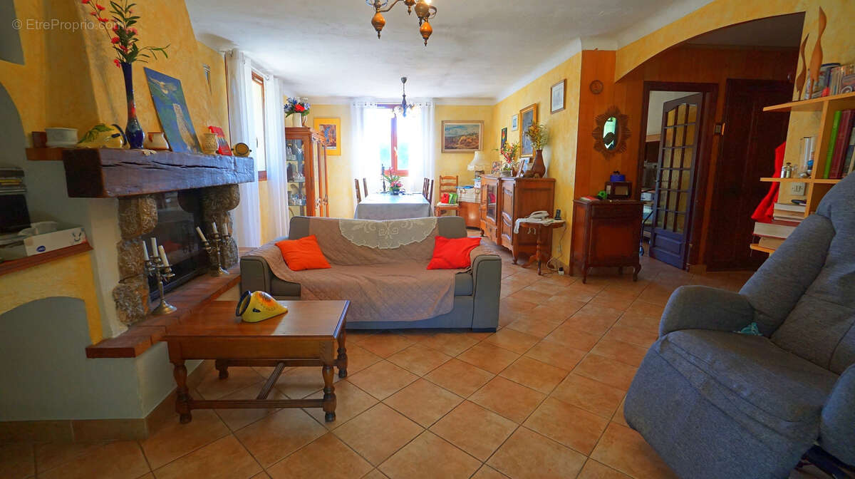 Maison à PEYMEINADE