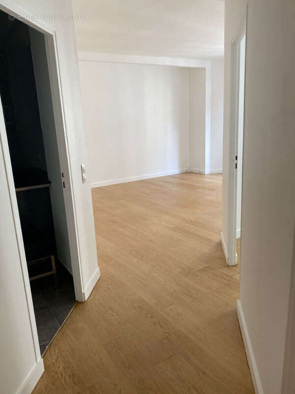 Appartement Paris Trocadéro 4 pièce(s) 82.07 m2 HSP 2.78M - photo 5