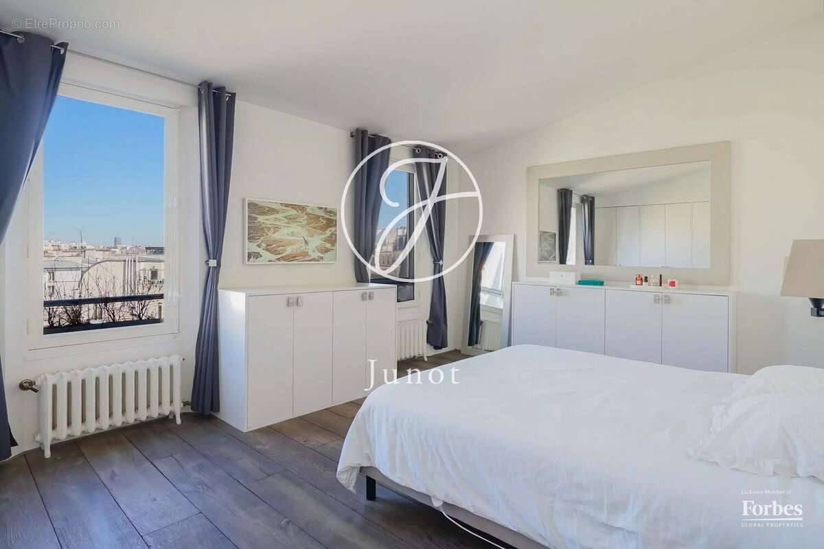 Appartement à PARIS-7E