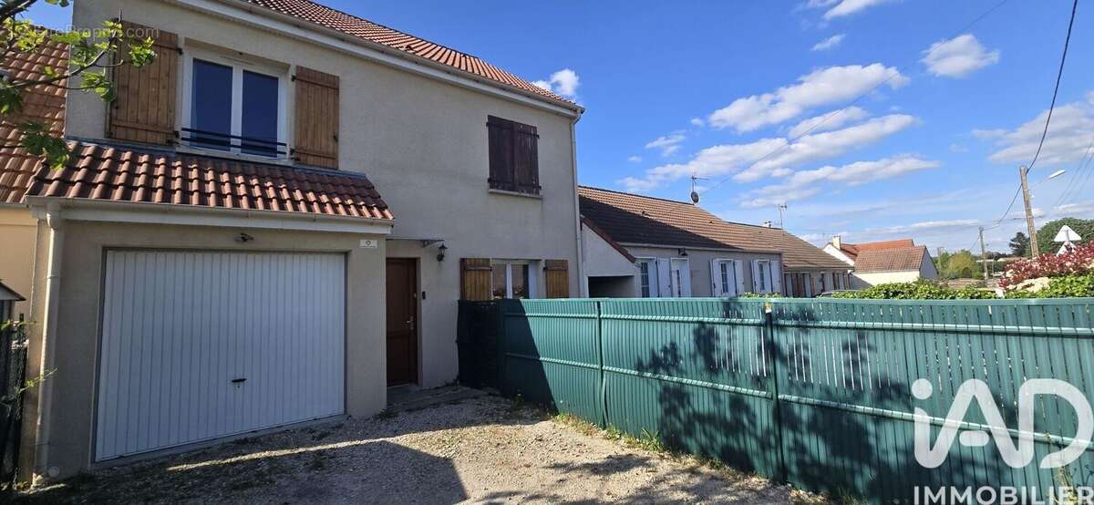 Photo 5 - Maison à LA CHAPELLE-SAINT-MESMIN