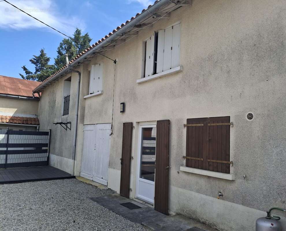 Maison 90 m² à Chasseneuil-Sur-Bonnieure  - photo 2