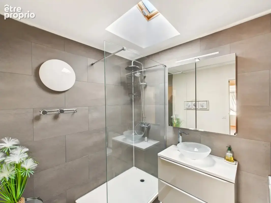 Superbe maison de campagne avec piscine, beaucoup d'espace et un potentiel de revenus - photo 15