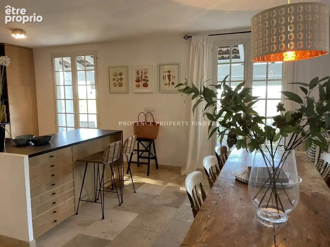 LORGUES – Un véritable havre de paix avec vue panoramique et piscine. - photo 3