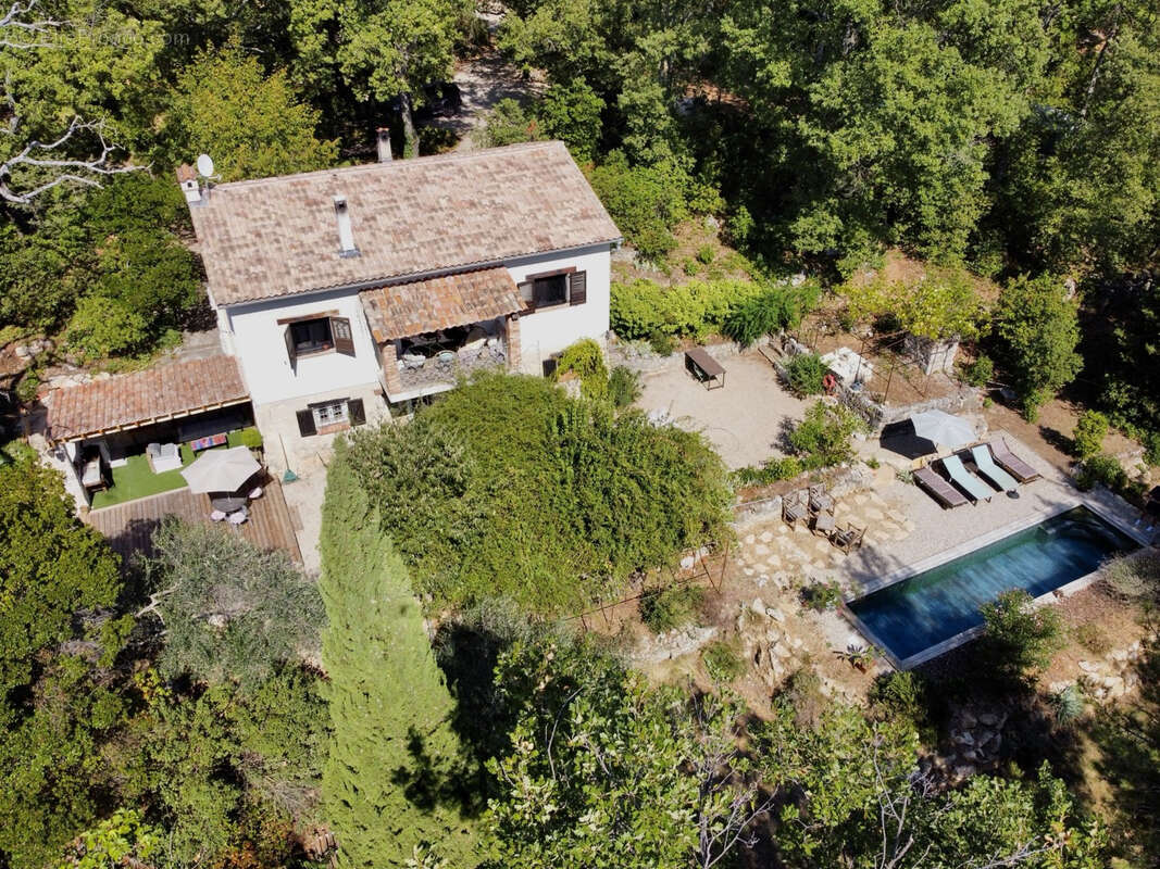 Maison à SAINT-VALLIER-DE-THIEY