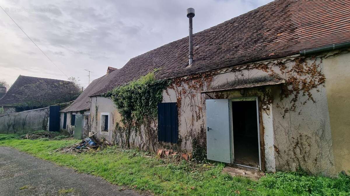 Maison à SAINT-FELIX-DE-VILLADEIX