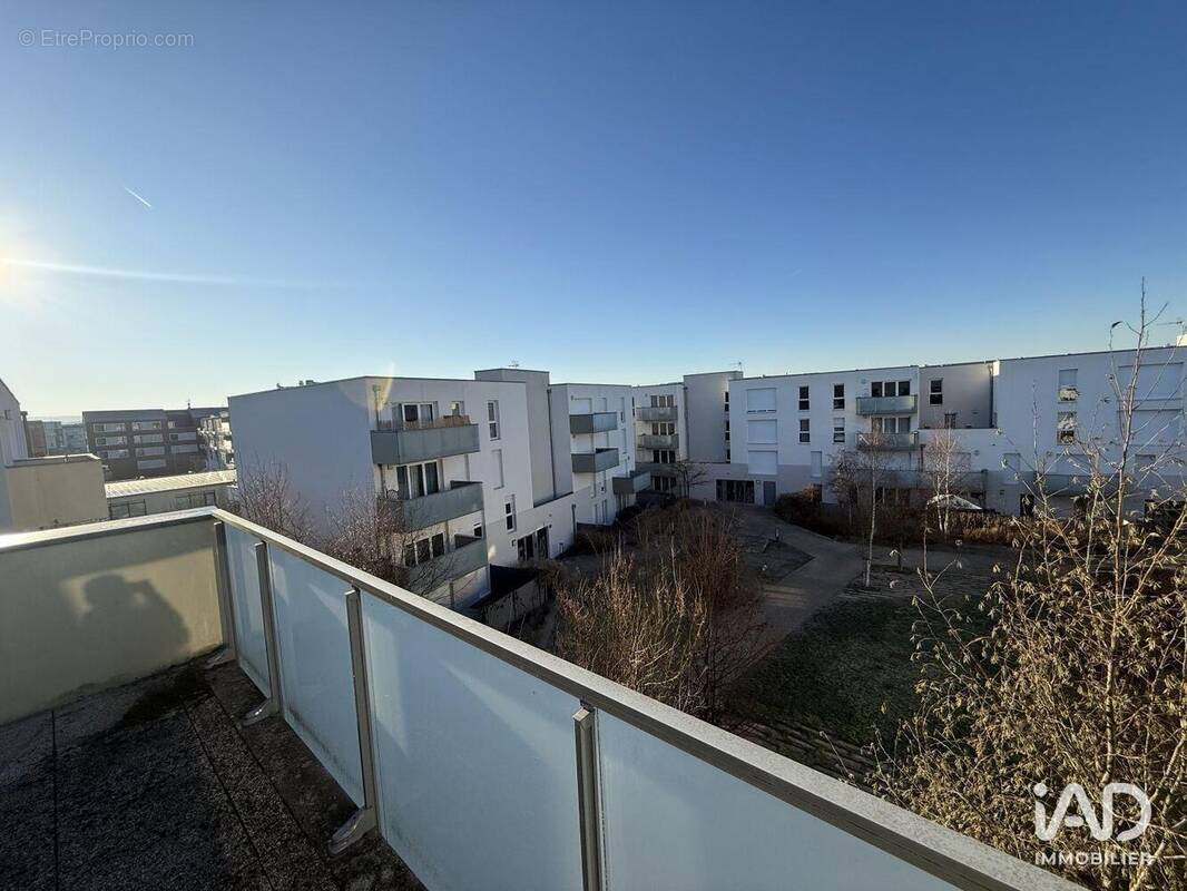 Photo 1 - Appartement à BEZANNES