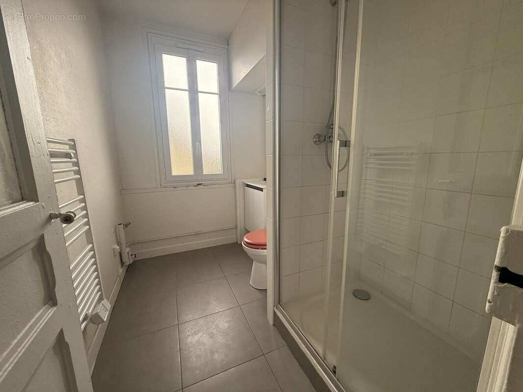 Appartement à LA GARENNE-COLOMBES