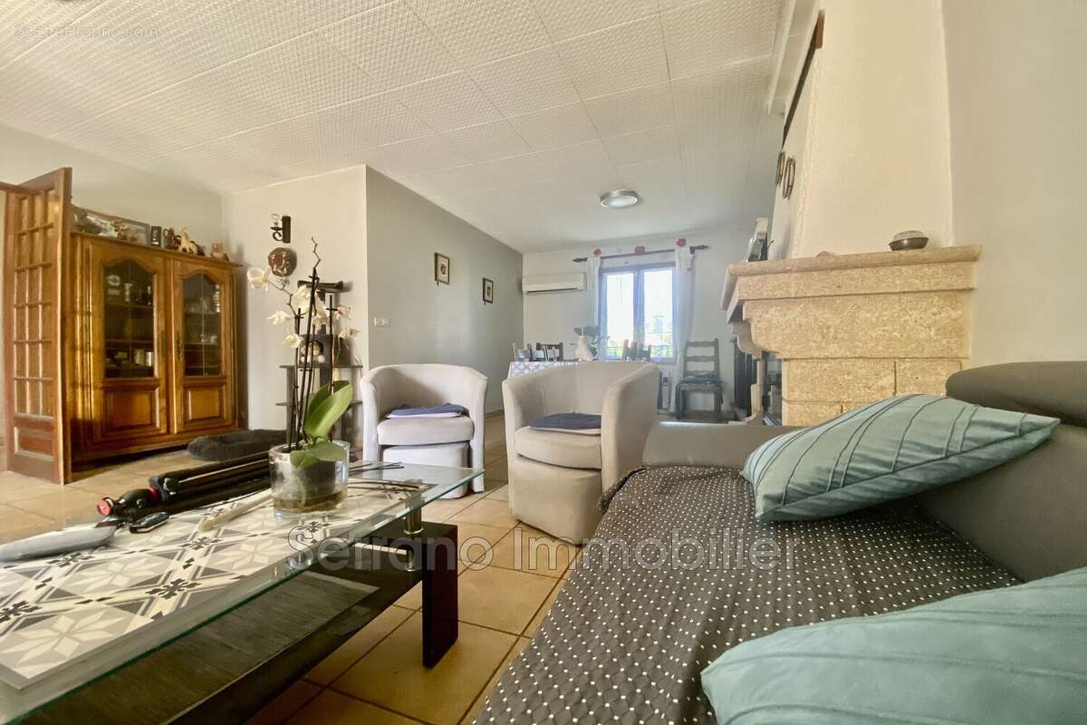 Maison 164 m² à Saint-Etienne-Du-Gres  - photo 6