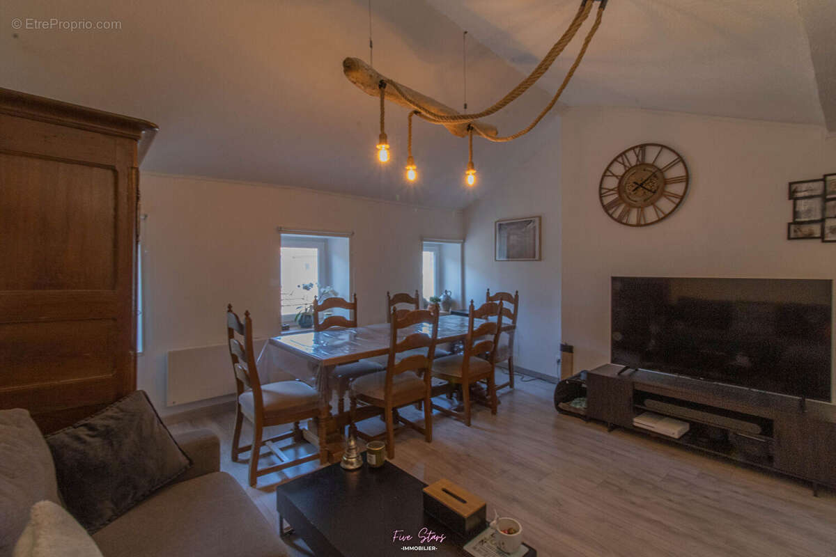 Appartement à VEZELISE