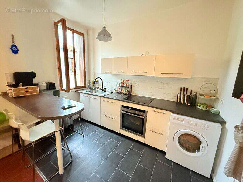 AGDE théatre,  grand appartement  de  54m²  environ . - photo 3