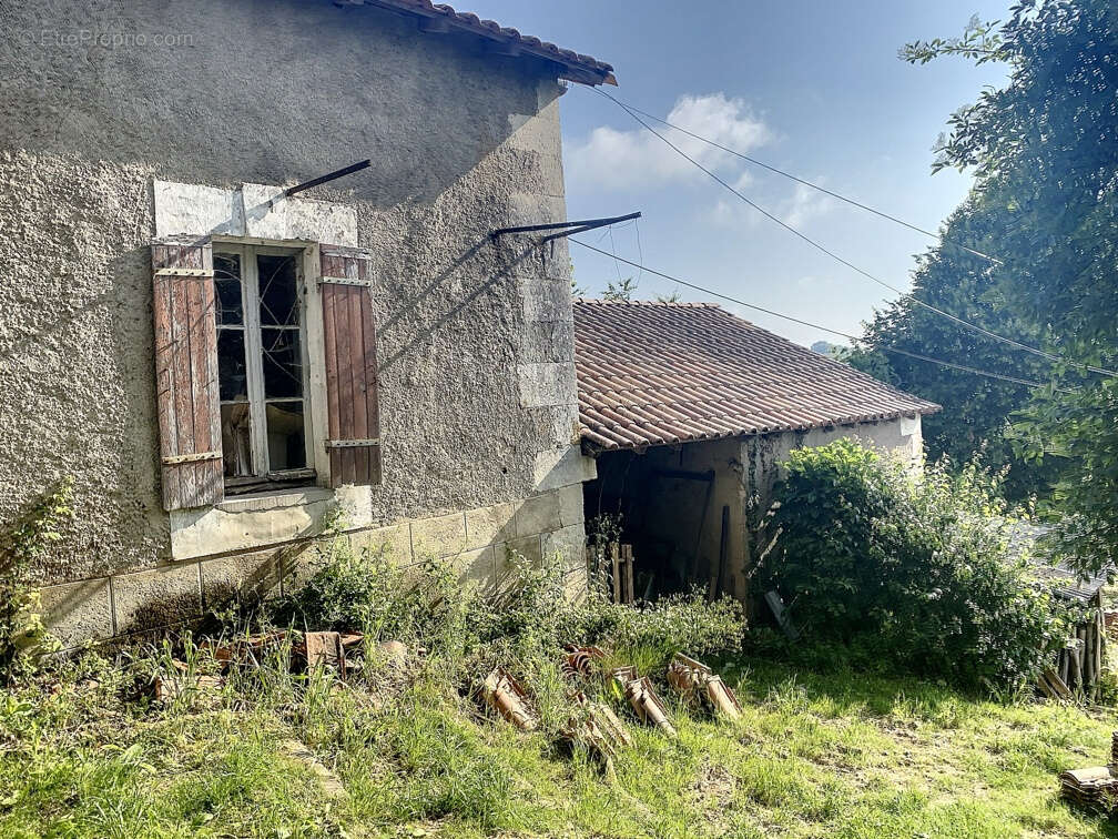 Maison à GRUN-BORDAS