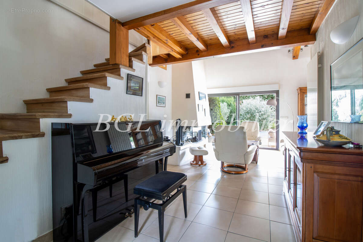 Maison familiale de 200 m2 à La Hume (Gujan-Mestras) - belle situation - photo 4