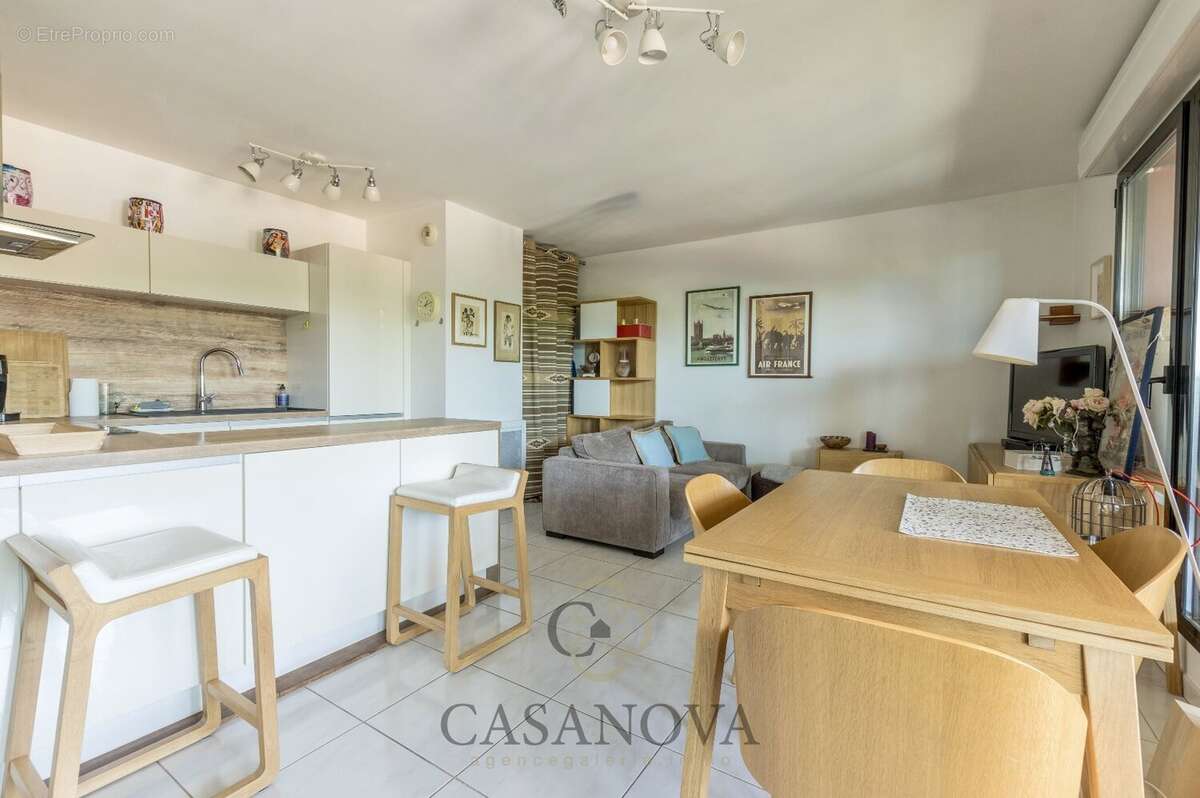 Montpellier Centre  Appartement au sein de la résidence Saint-Charles - photo 4