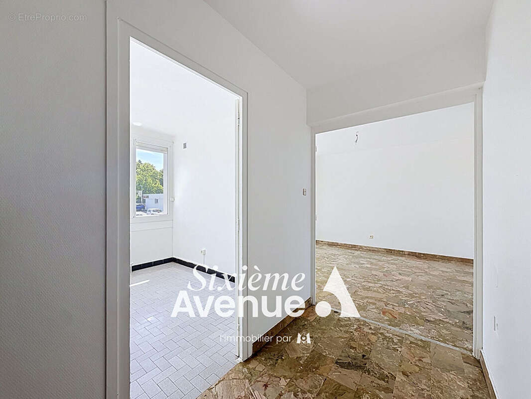 Appartement Decines Charpieu 4 pièce(s) 80.10 m2 - photo 8