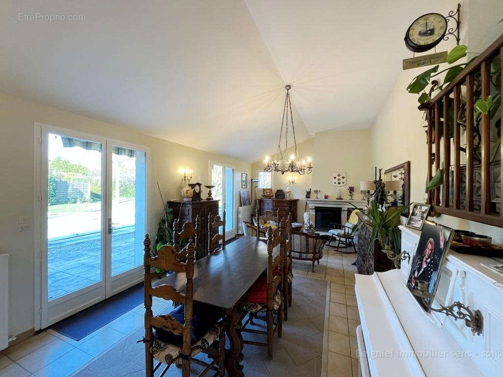 Propriété avec piscine et sa maison d'amis sur son jardin de 2250m2 - photo 6