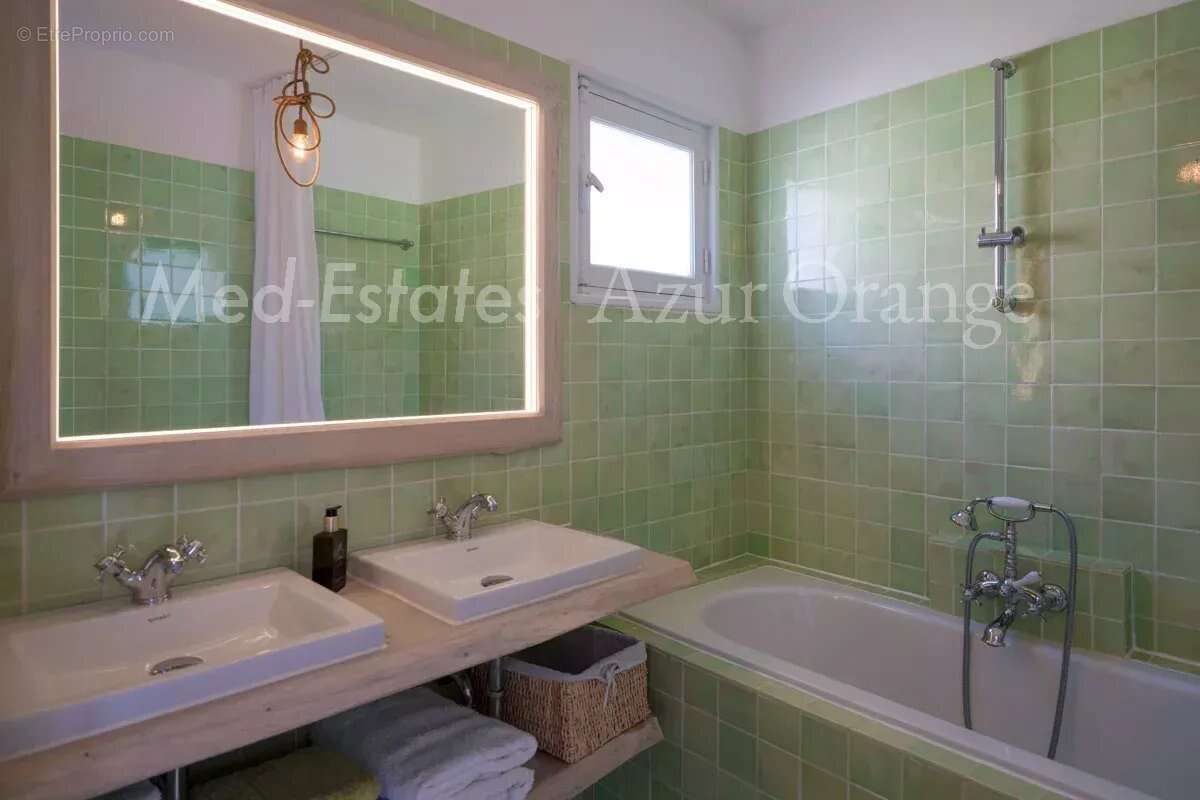 Appartement à GRIMAUD