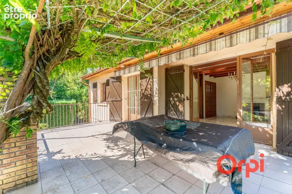 Maison avec beau terrain arboré et ruisseau en contre bas - photo 6