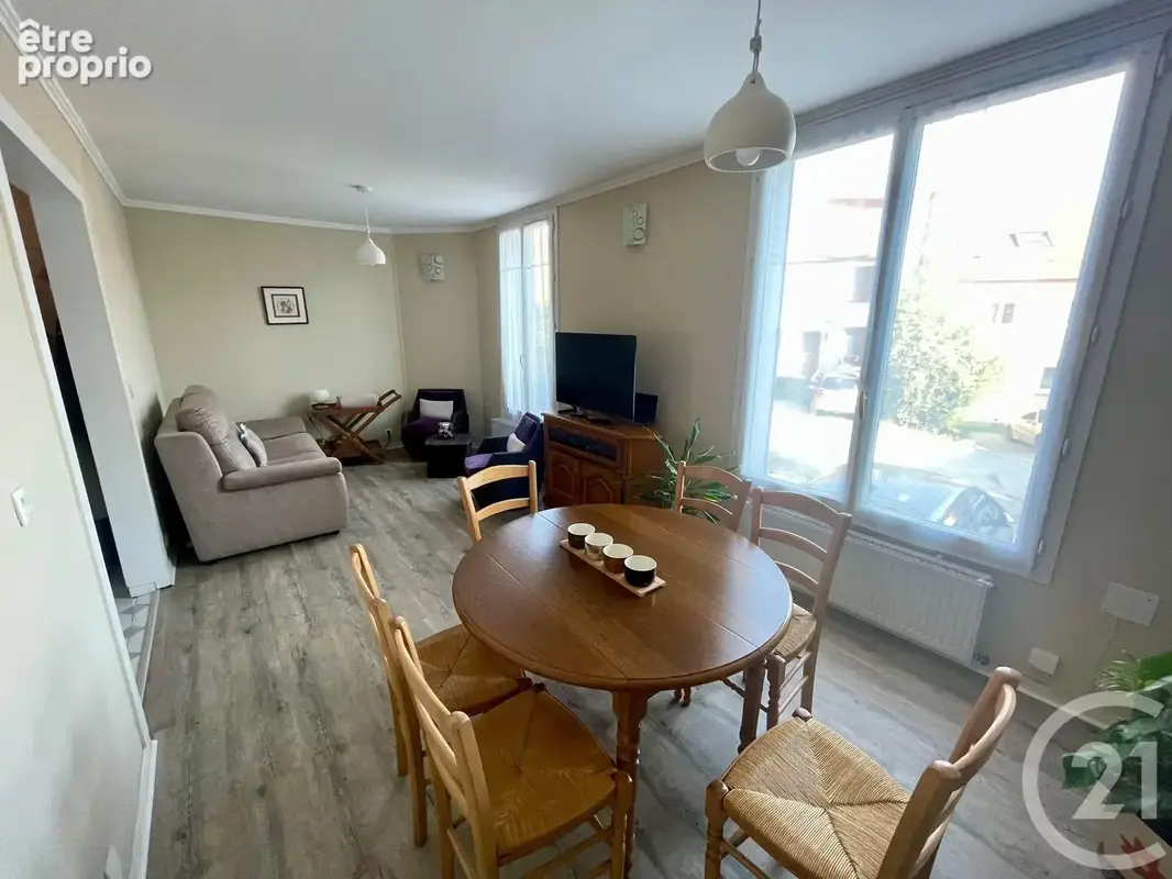 Appartement à CLAYE-SOUILLY