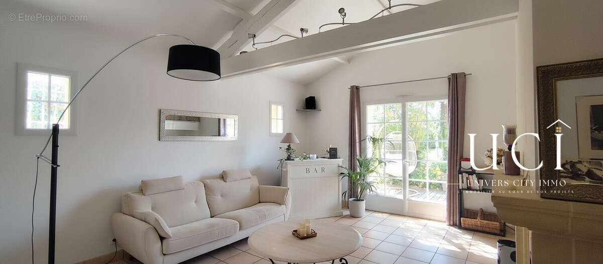 Maison 190 m² à Bouaye  - photo 2